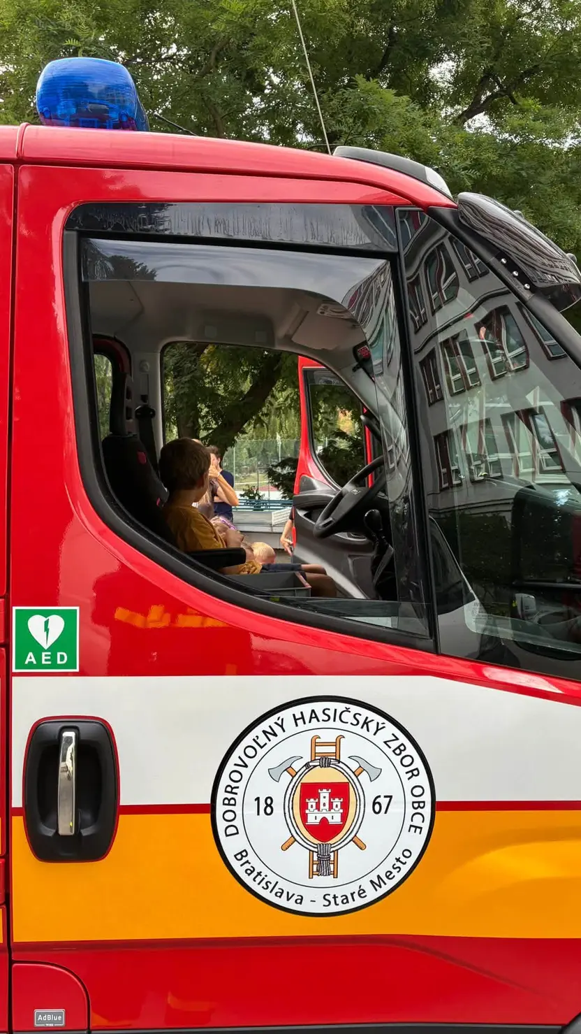 Včera sme boli súčasťou cvičnej evakuácie na ZŠ a MŠ Dubová